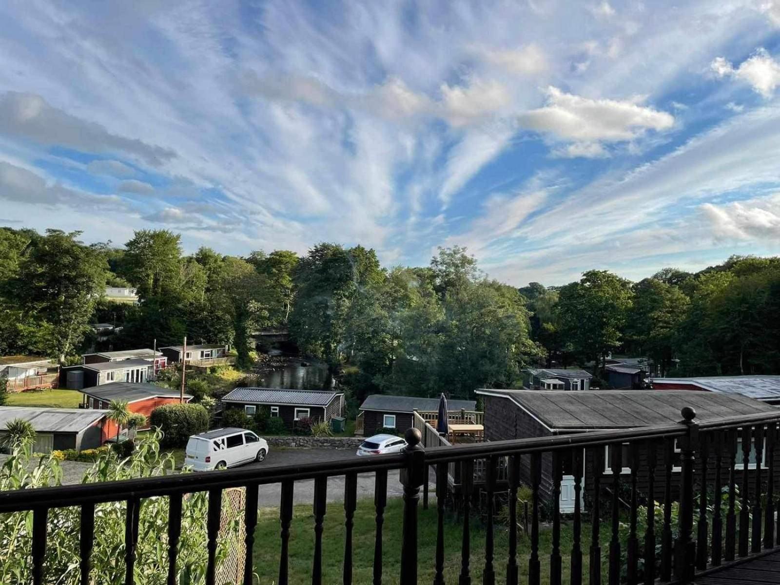 180 River View Caeathro